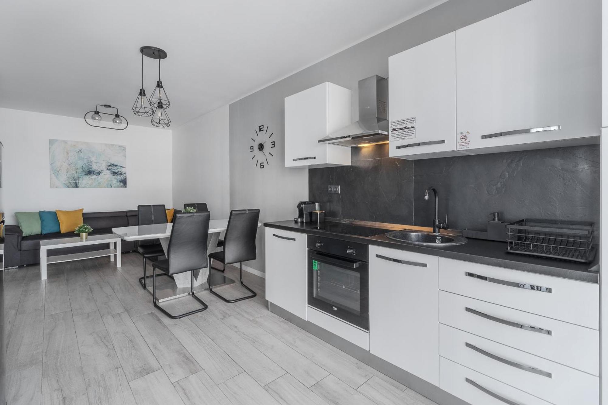 Ceyrat Flat Apartment Oradea Bagian luar foto