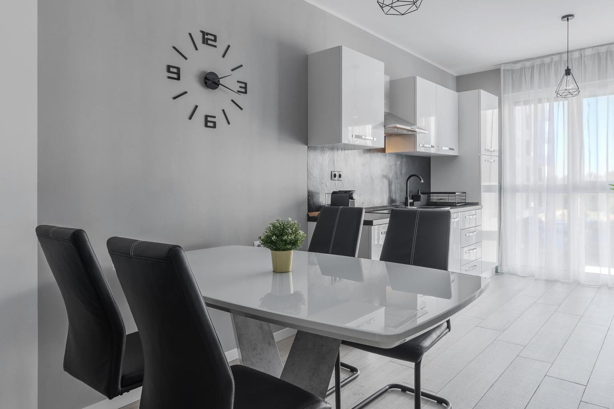 Ceyrat Flat Apartment Oradea Bagian luar foto