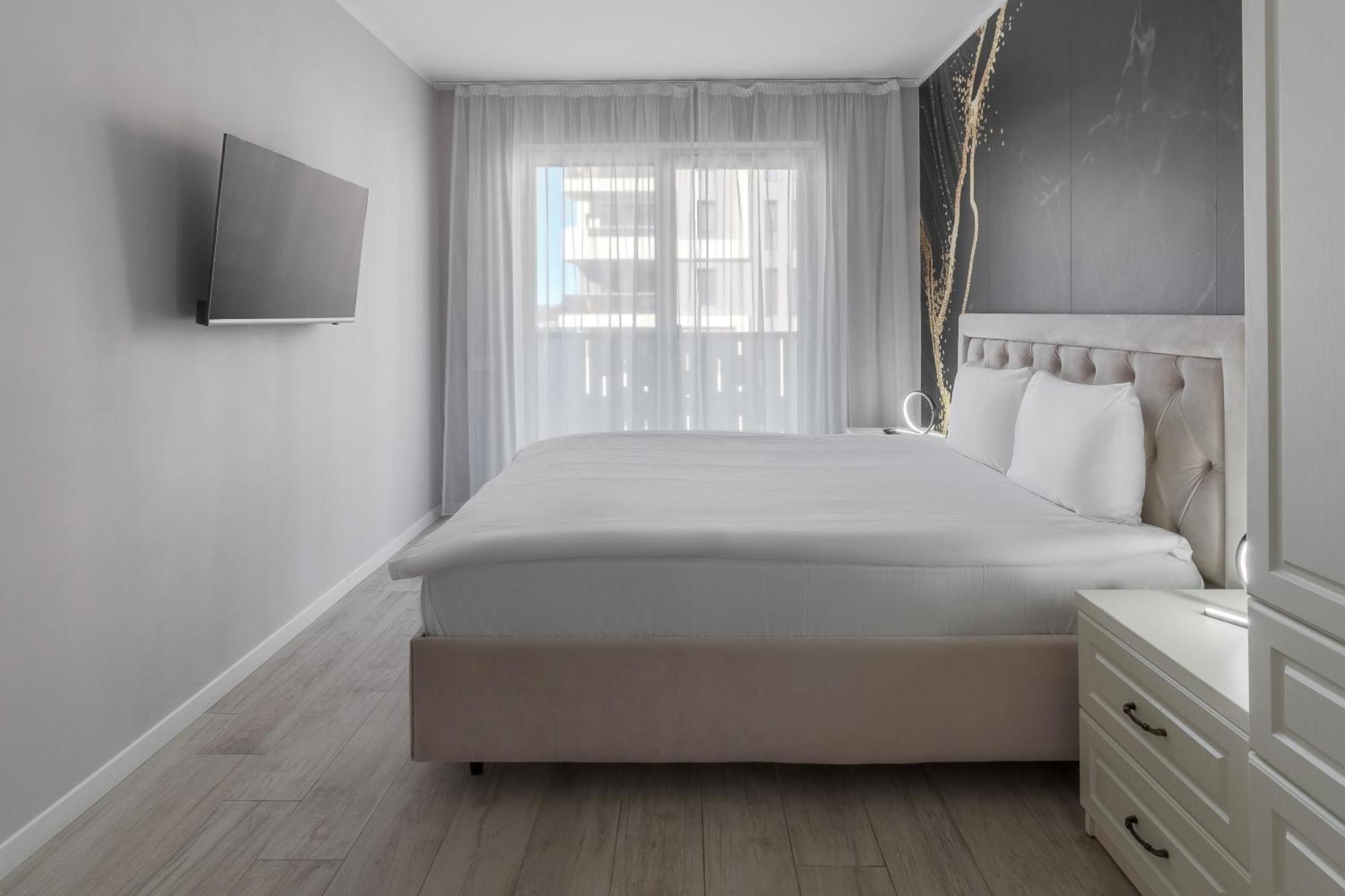 Ceyrat Flat Apartment Oradea Bagian luar foto