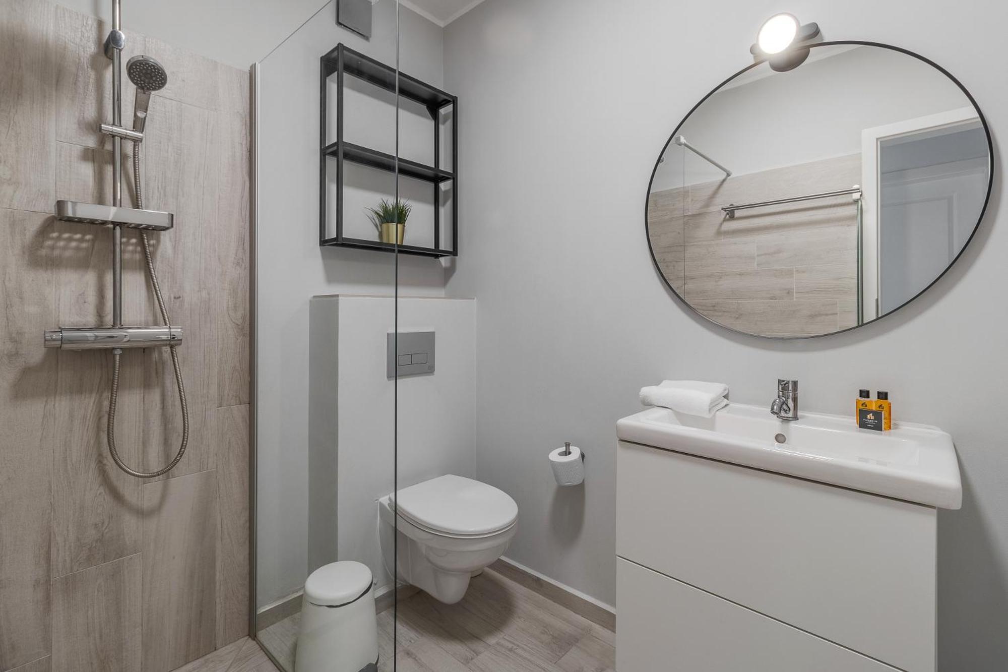 Ceyrat Flat Apartment Oradea Bagian luar foto